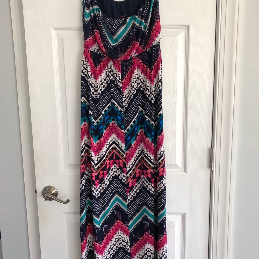 Beautiful Maxi dress. Great for the Summer!